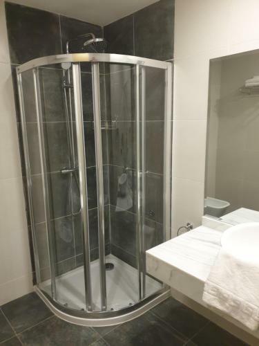 Afrit Sa "le Grand Hotel De Thies
