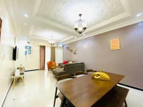 Mam Lovely 3-bed Apartment In Dakar-almadies