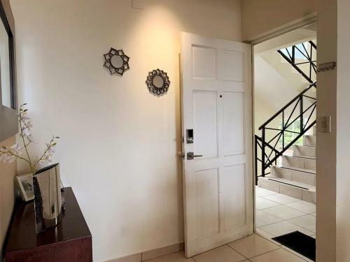 Beautiful Apartment, Terrace With Incredible View, 3 Bdr, Escalon, Exclusive, Secure