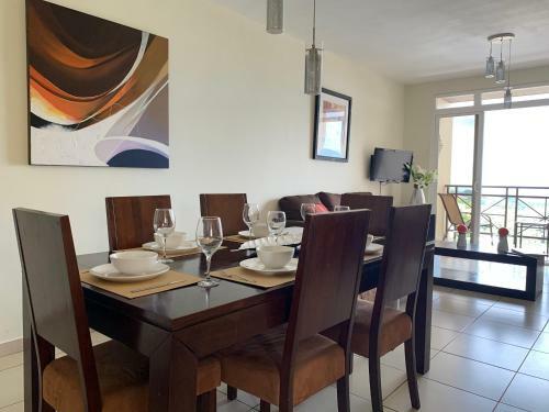 Beautiful Apartment, Terrace With Incredible View, 3 Bdr, Escalon, Exclusive, Secure