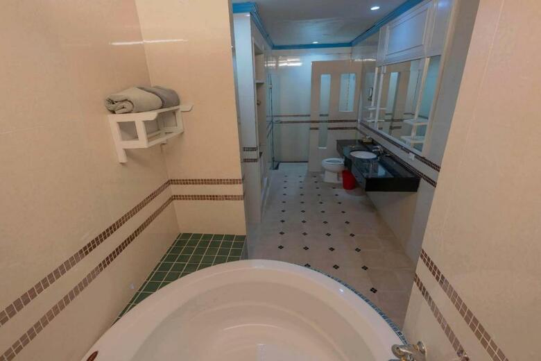 Hotel Aonang Ayodhaya Beach Resort