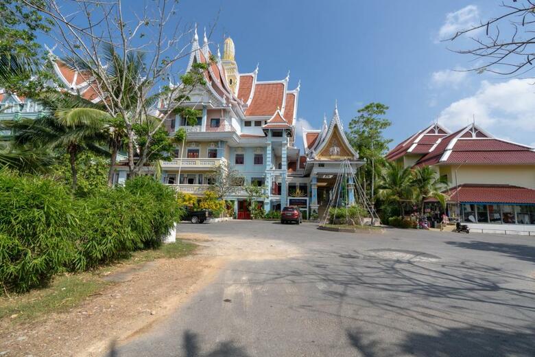 Hotel Aonang Ayodhaya Beach Resort