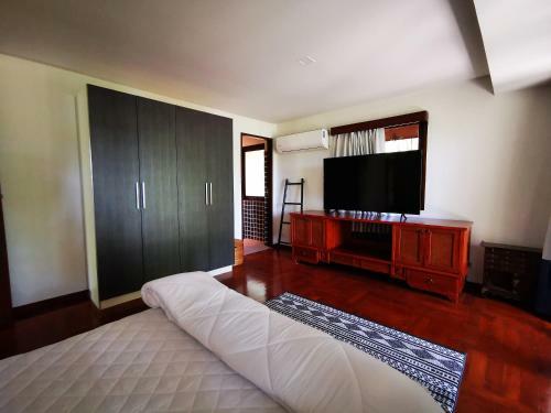 Villa Laguna Homes By Resava Group