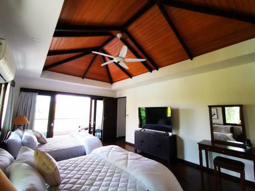 Villa Laguna Homes By Resava Group