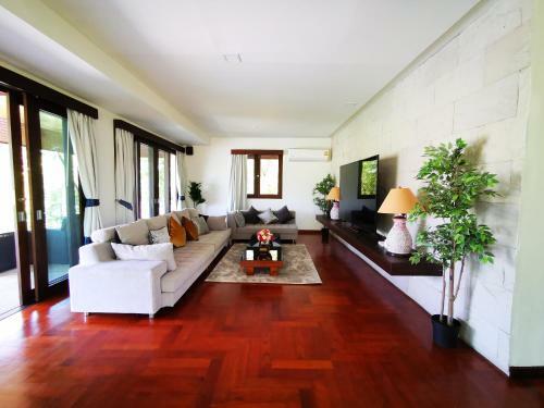 Villa Laguna Homes By Resava Group