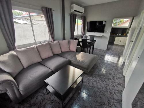 Bungalows By Karon Studio Apartment
