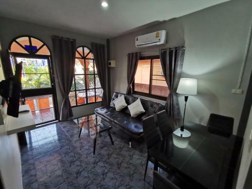 Bungalows By Karon Studio Apartment