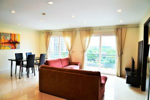 Park Lane Resort Pattaya 2 Bedroom Condo Fully Equiped