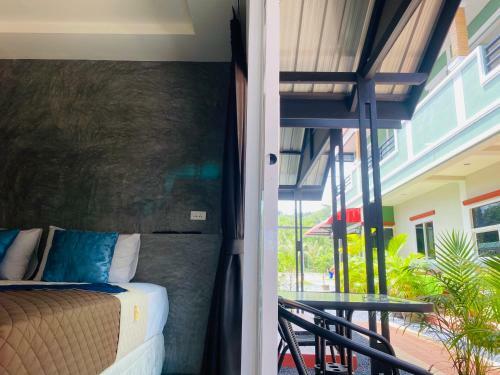 Hotel Suntalee Express