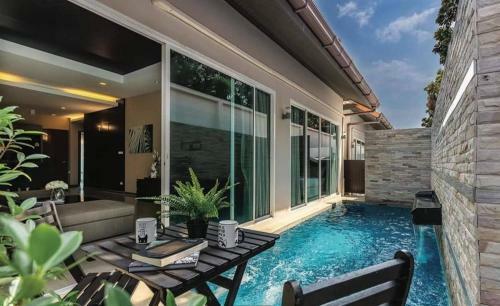 Superstar Pool Villa Pattaya