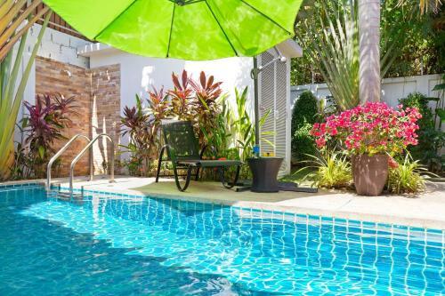 Stylish Aquamarine Villa 3 Br Rawai