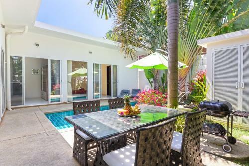 Stylish Aquamarine Villa 3 Br Rawai