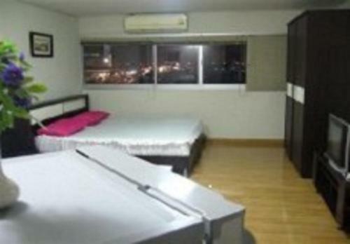 Hostal Impact Don Mueang Bangkok Guest House