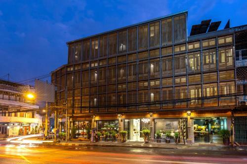 Hotel The Bridge An Eclectic Luxotel
