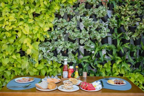 ???????h�flora Hotel