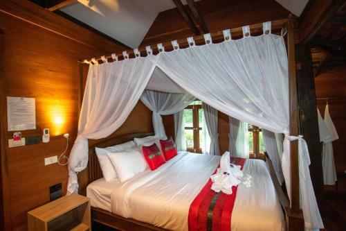 Hotel Royal Train Garden Resort