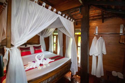 Hotel Royal Train Garden Resort
