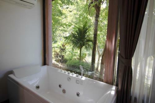 Hotel Royal Train Garden Resort