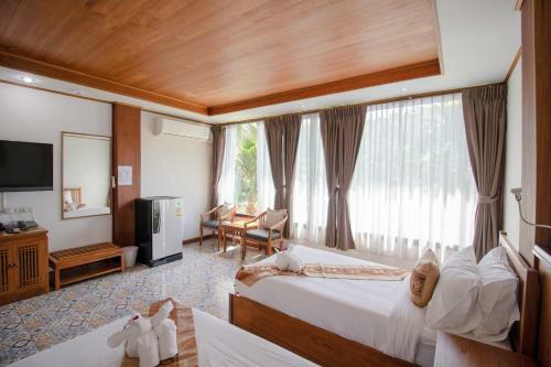 Hotel Royal Train Garden Resort