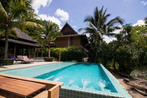 Hotel Royal Train Garden Resort
