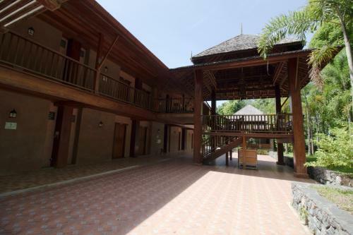 Hotel Royal Train Garden Resort