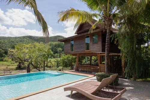 Hotel Royal Train Garden Resort