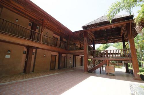 Hotel Royal Train Garden Resort