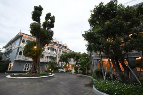 Hotel At Pingnakorn Riverside