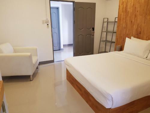 Loyy Hotel