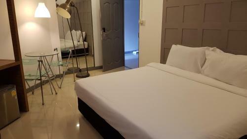 Loyy Hotel