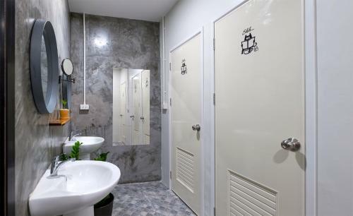 Albergue Bed Friends Poshtel