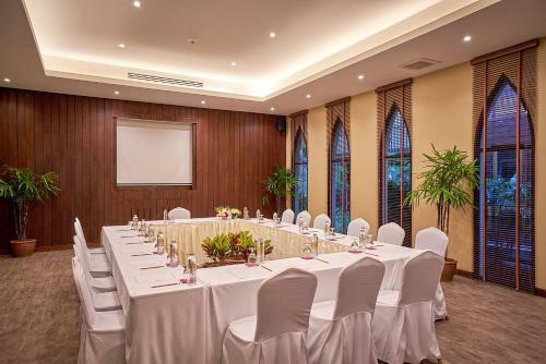 Hotel Khanom Beach Resort And Spa
