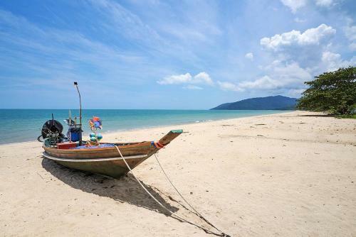 Hotel Khanom Beach Resort And Spa