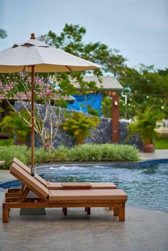Hotel Khanom Beach Resort And Spa