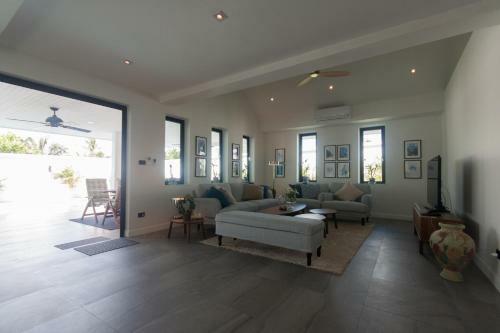 Seaview Pool Villa 3br, Long Beach - Monkey Villa