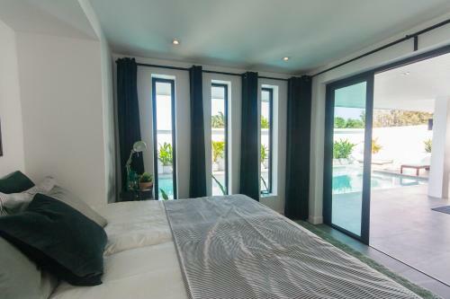 Seaview Pool Villa 3br, Long Beach - Monkey Villa