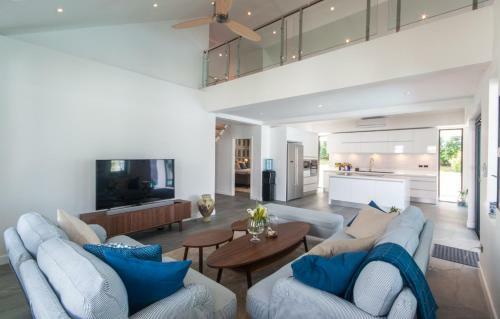 Seaview Pool Villa 3br, Long Beach - Monkey Villa