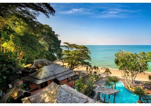 Hotel Nirvana Beach Resort & Spa