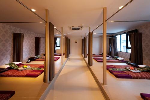 B Hotel