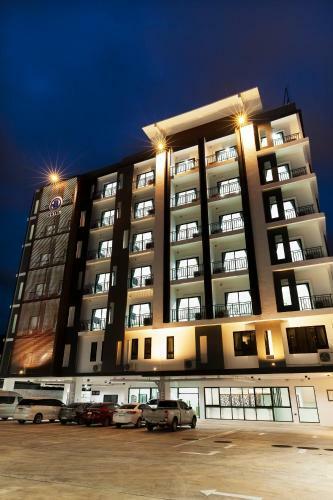 B Hotel