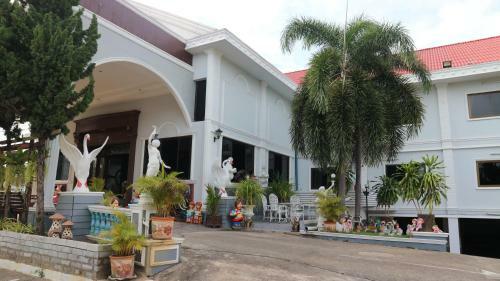 Happiness Garden Hotel