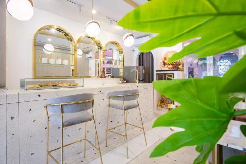 Isara Boutique Hotel And Cafe