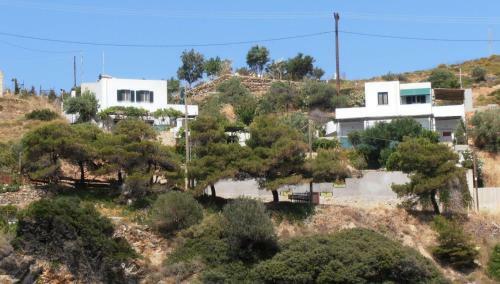 Chriason Studios & Apartments