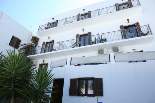 Hostal Lykomides