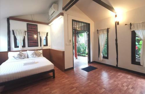Hotel Lunghe Homestay (?????????????)
