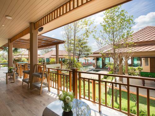 Angthong Villa