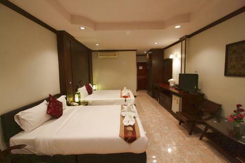 Baan Veerakit Hotel