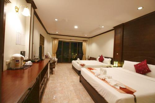 Baan Veerakit Hotel