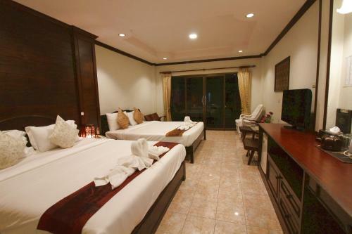 Baan Veerakit Hotel