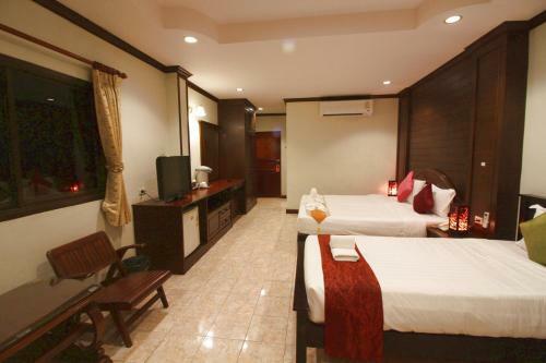 Baan Veerakit Hotel